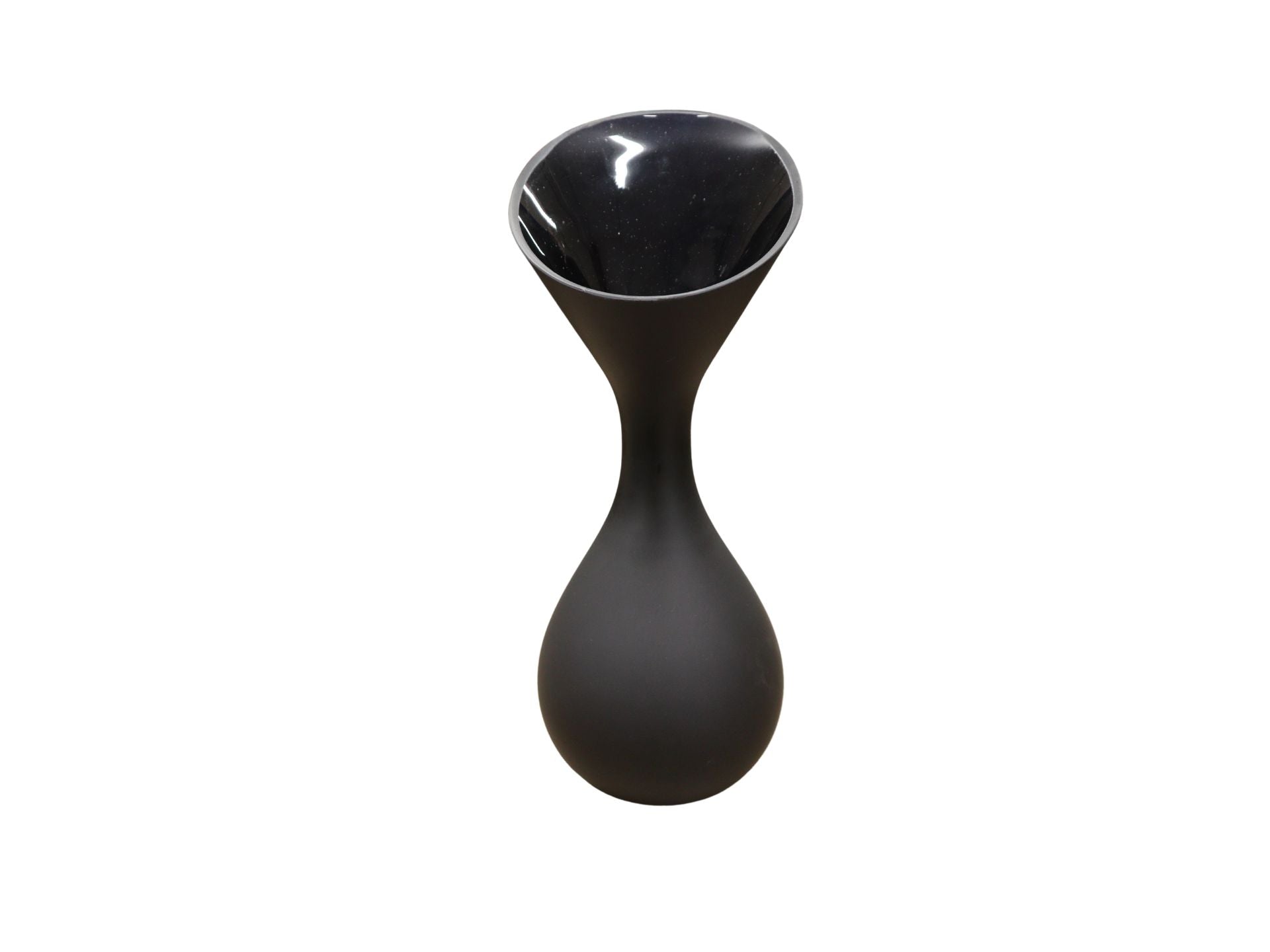Herley: Black Vase