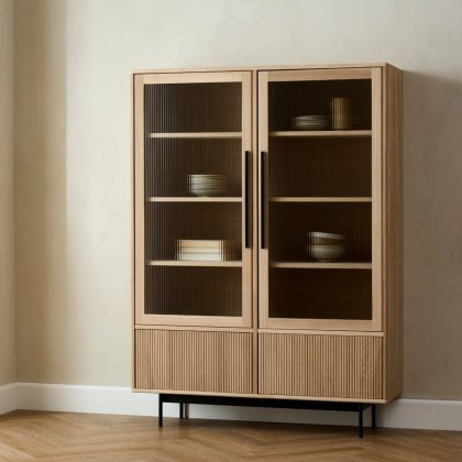 Options 2 Section Vitrine