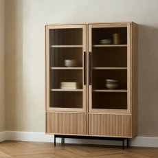 Options 2 Section Vitrine