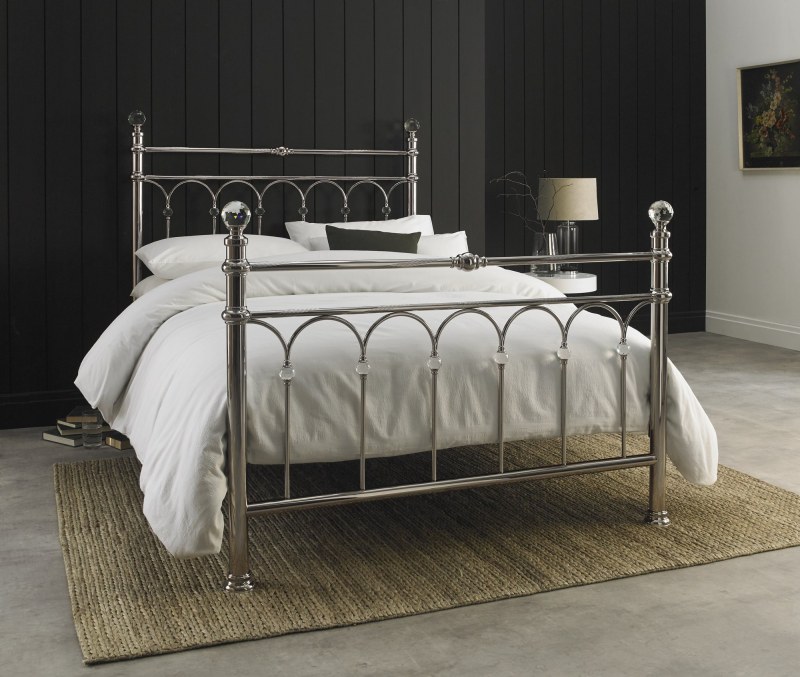 Krystal Shiny Chrome Bedstead Double 135cm Krystal Shiny Chrome Bedstead Double 135cm